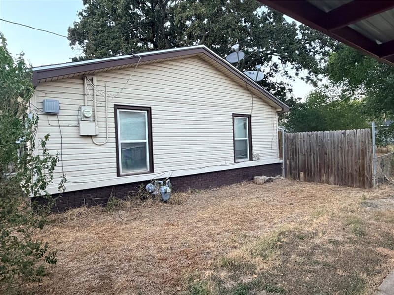607 N Norma Drive, Lacy Lakeview TX 76705 - Photo 3