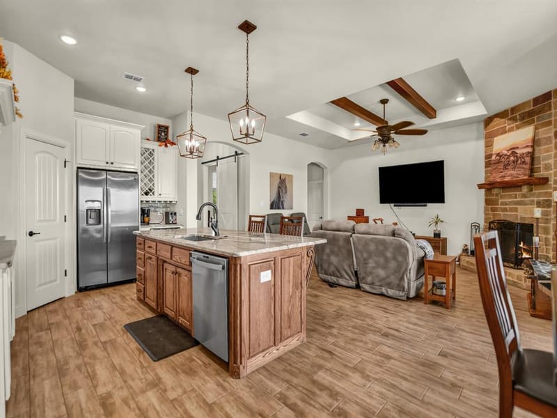 3601 Farm Land Court, Granbury TX 76048 - Photo 9