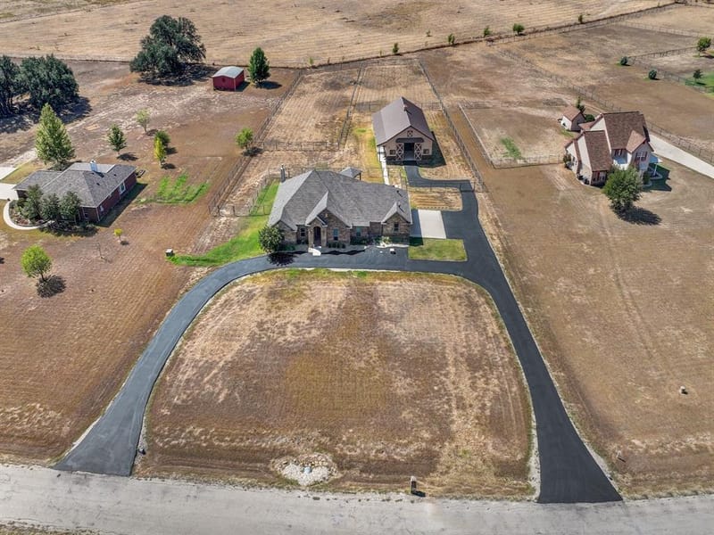3601 Farm Land Court, Granbury TX 76048 - Photo 34