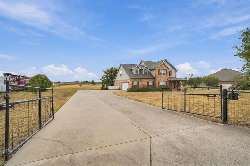 1865 Old Maypearl Road, Waxahachie TX 75167 - Photo 4