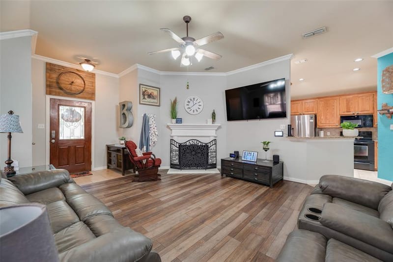 9032 Racquet Club Drive, Fort Worth TX 76120 - Photo 6