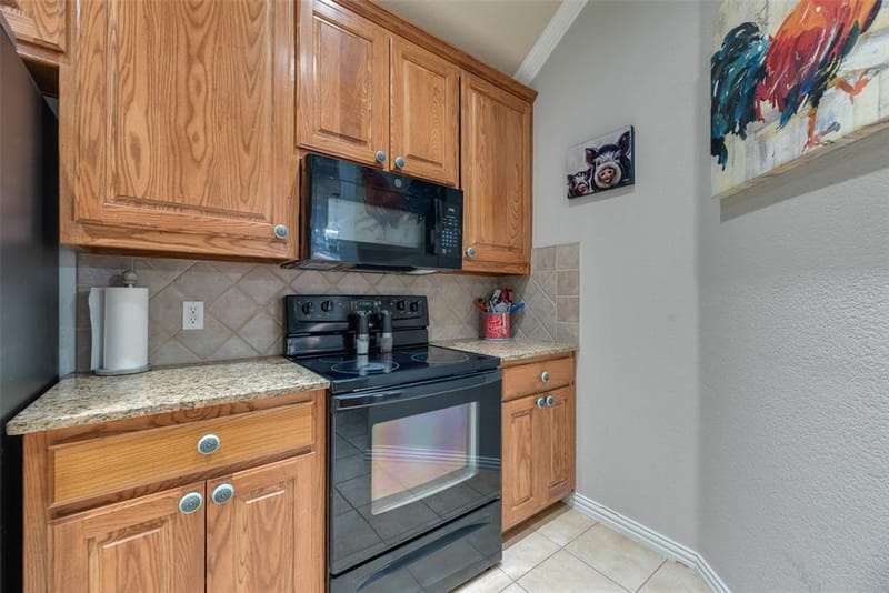9032 Racquet Club Drive, Fort Worth TX 76120 - Photo 12