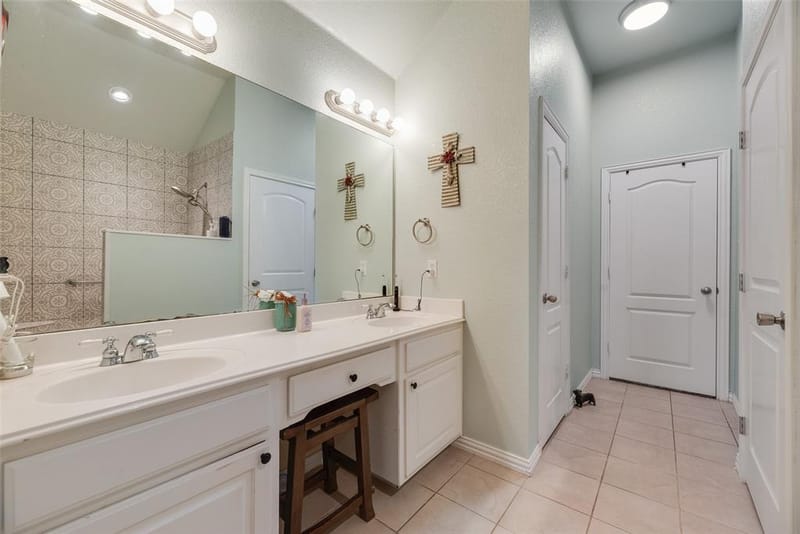 9032 Racquet Club Drive, Fort Worth TX 76120 - Photo 24