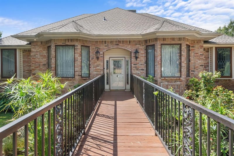 2910 Lakeshore Court, Arlington TX 76013 - Photo 38