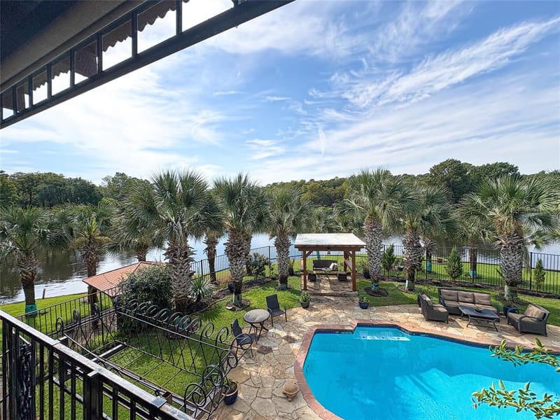 2910 Lakeshore Court, Arlington TX 76013 - Photo 8