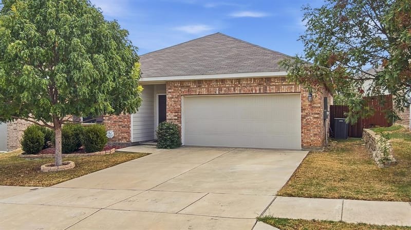 5401 Stone Meadow Lane, Fort Worth TX 76179 - Photo 4