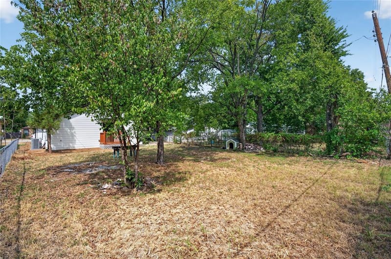425 Bales Street, Cleburne TX 76033 - Photo 22