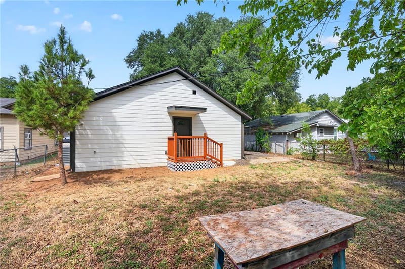 425 Bales Street, Cleburne TX 76033 - Photo 19