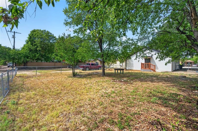 425 Bales Street, Cleburne TX 76033 - Photo 21