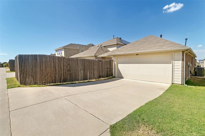 5809 Wake Robin Drive, Fort Worth TX 76123 - Photo 25