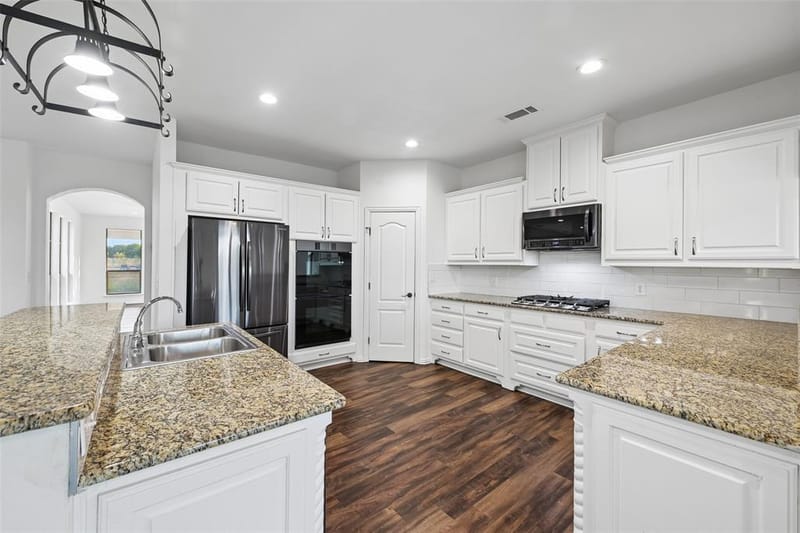 6620 Montgomery Road, Midlothian TX 76065 - Photo 11