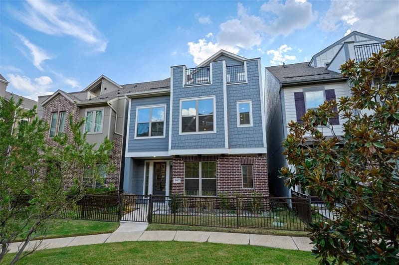 1047 Manacor Lane, Dallas TX 75212 - Photo 4