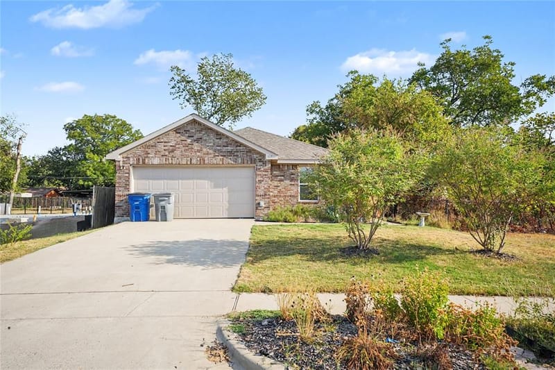 1634 E Missouri Avenue, Dallas TX 75216 - Photo 2