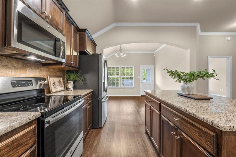 905 Heston Circle, Robinson TX 76706 - Photo 11