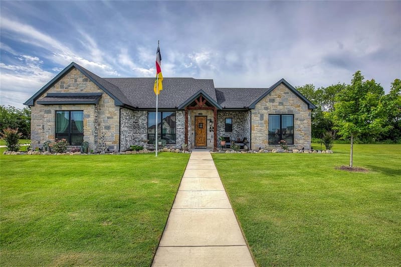 1025 Sinopa Street, Caddo Mills TX 75135