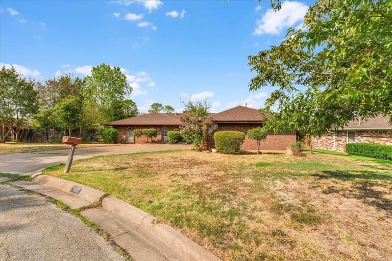 1007 Field Crest Court, Arlington TX 76012 - Photo 26