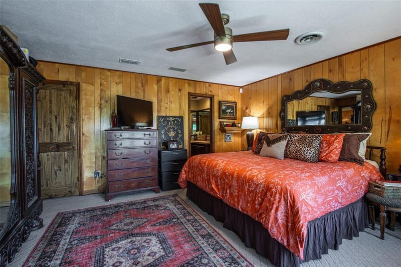 2043 Huddleston Road, Sunset TX 76270 - Photo 13