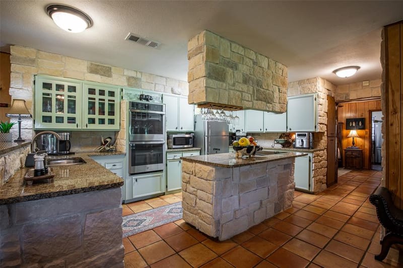2043 Huddleston Road, Sunset TX 76270 - Photo 10