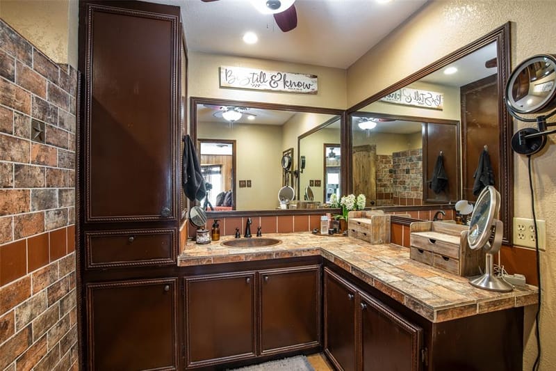 2043 Huddleston Road, Sunset TX 76270 - Photo 14