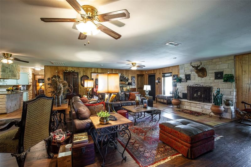 2043 Huddleston Road, Sunset TX 76270 - Photo 11