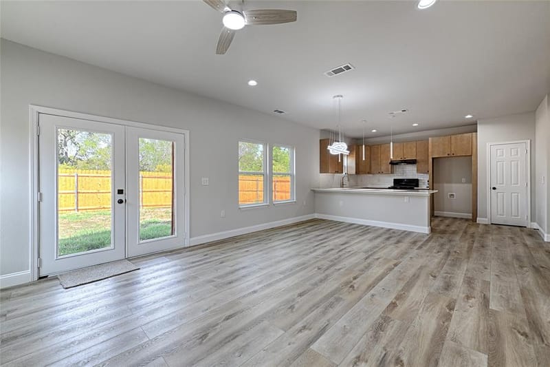 210 Mineral Wells Street # B, Terrell TX 75160 - Photo 6
