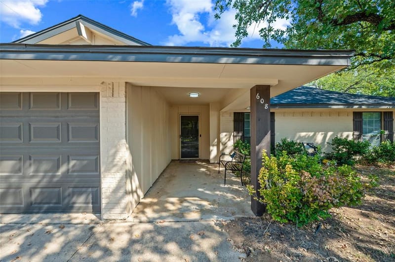 608 Ridgewood Circle, Hurst TX 76054 - Photo 3