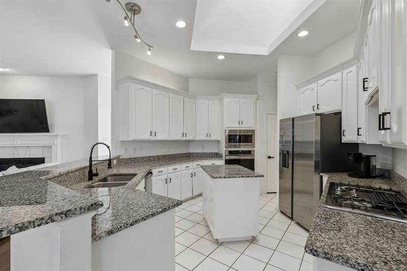 3115 Sandcastle Trail, Arlington TX 76012 - Photo 6