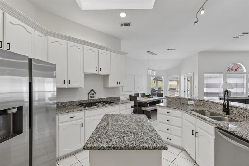3115 Sandcastle Trail, Arlington TX 76012 - Photo 7