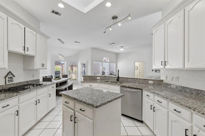 3115 Sandcastle Trail, Arlington TX 76012 - Photo 9