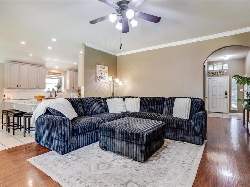 660 Chestnut Lane, Saginaw TX 76179 - Photo 5