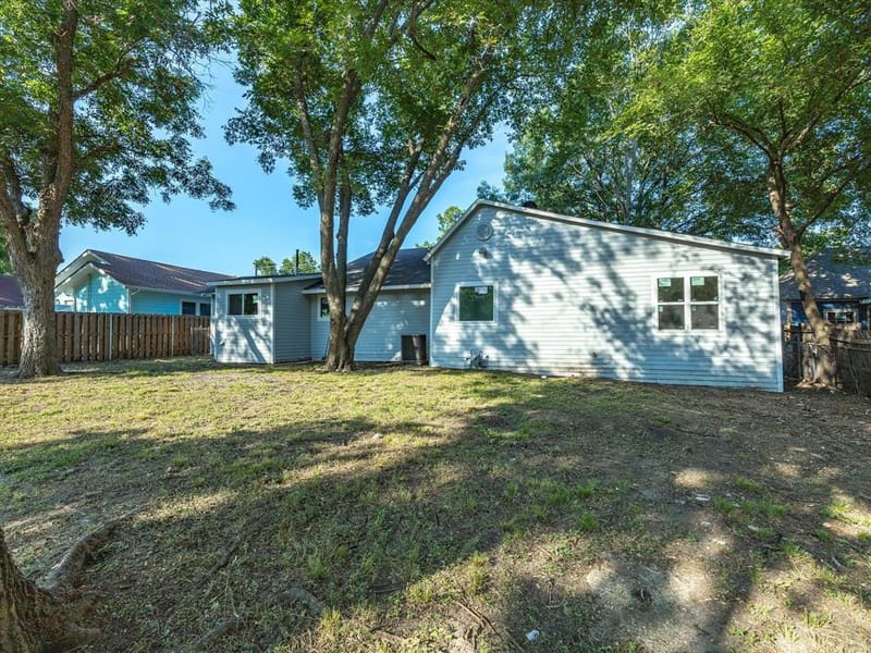 1106 N McKinney Street, Ennis TX 75119 - Photo 27