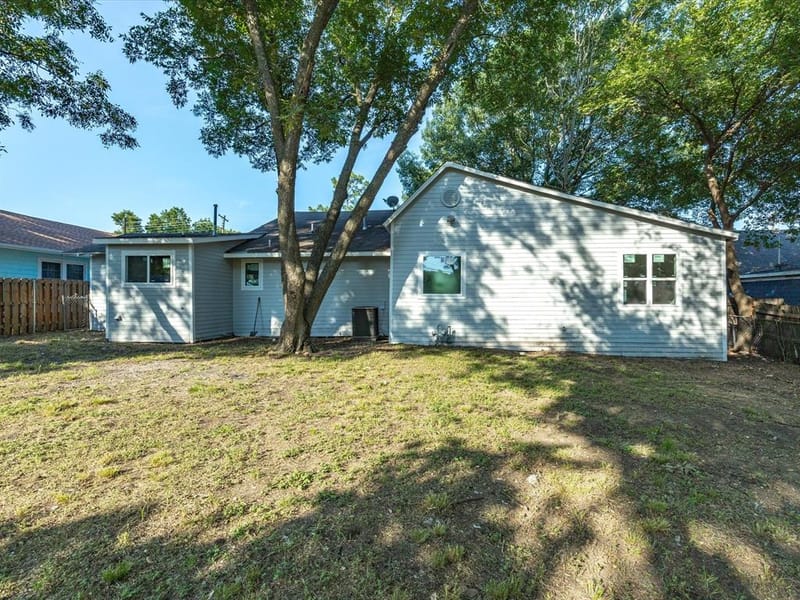 1106 N McKinney Street, Ennis TX 75119 - Photo 28