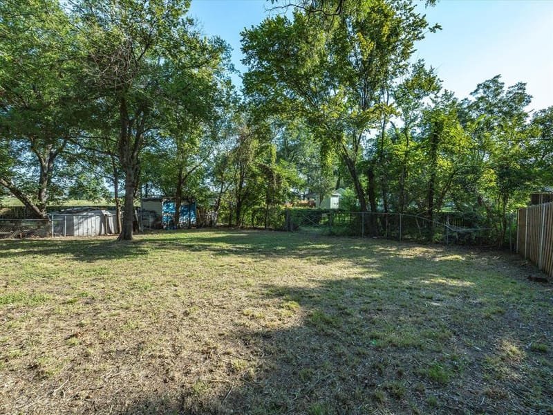 1106 N McKinney Street, Ennis TX 75119 - Photo 24