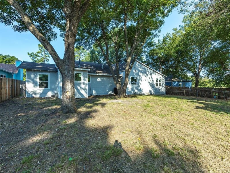 1106 N McKinney Street, Ennis TX 75119 - Photo 25