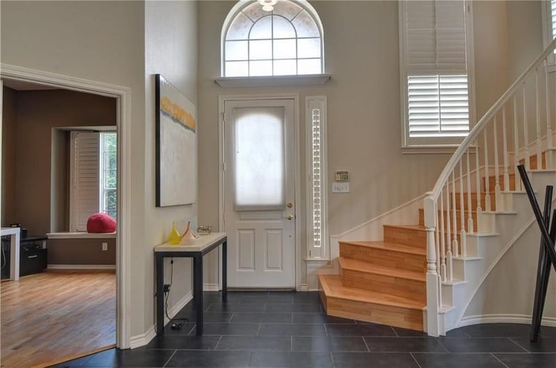 8626 Forest Glen Drive, Irving TX 75063 - Photo 2