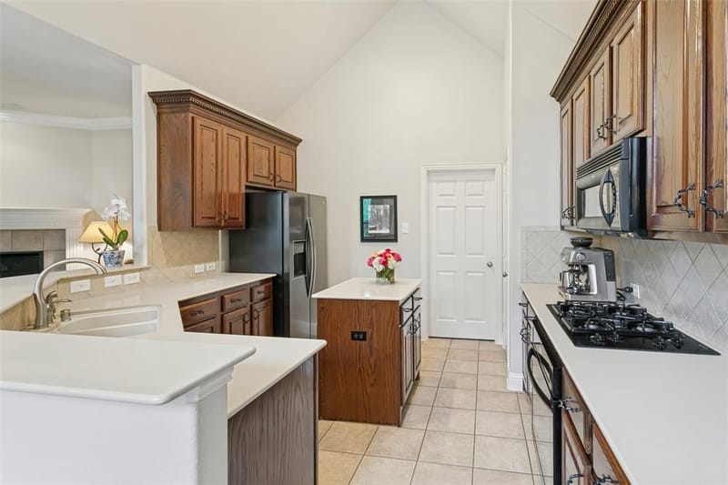 2206 Muskeg Lane, Euless TX 76039 - Photo 11