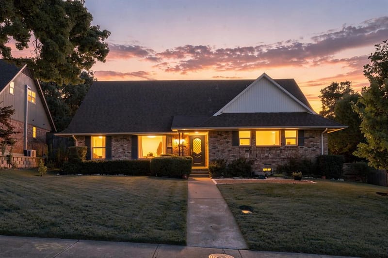 9639 Brentgate Drive, Dallas TX 75238 - Photo 2