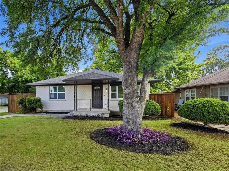 523 Martinique Avenue, Dallas TX 75223 - Photo 2