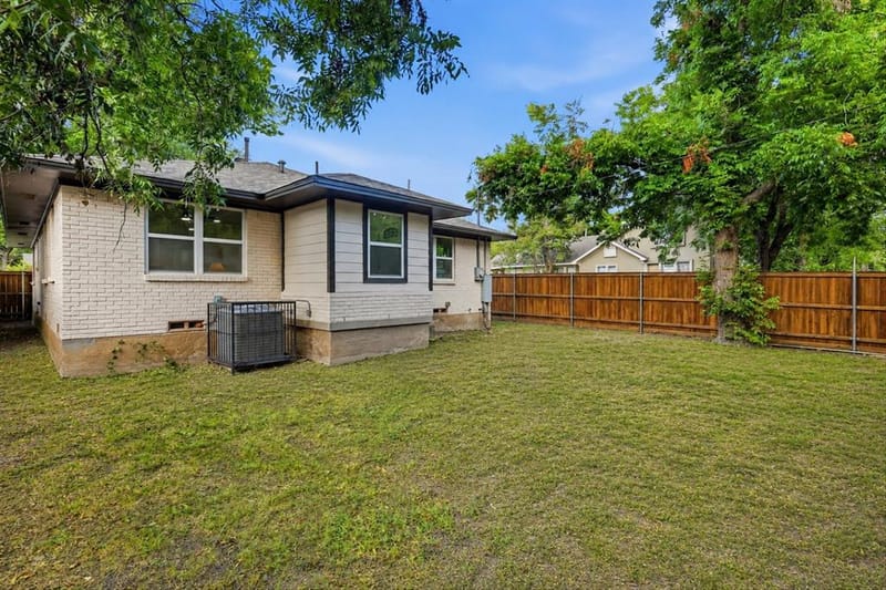 523 Martinique Avenue, Dallas TX 75223 - Photo 9