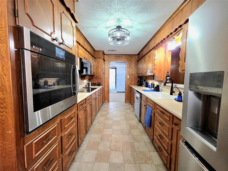 4620 Starlight Drive, Haltom City TX 76117 - Photo 8