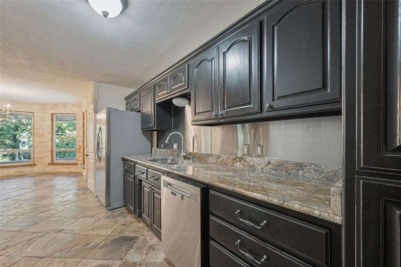 2821 Buffalo Court, Arlington TX 76013 - Photo 13