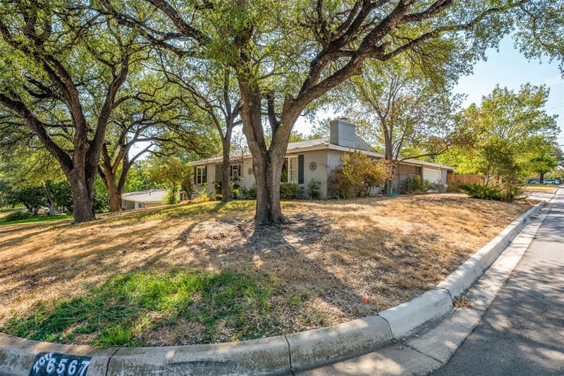 6567 Malvey Avenue, Fort Worth TX 76116 - Photo 2