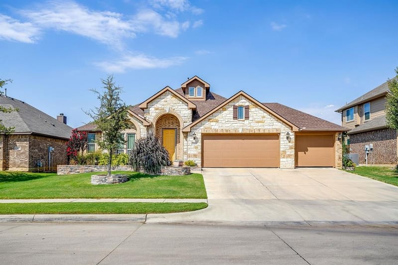 1169 Spring Cress Drive, Burleson TX 76028