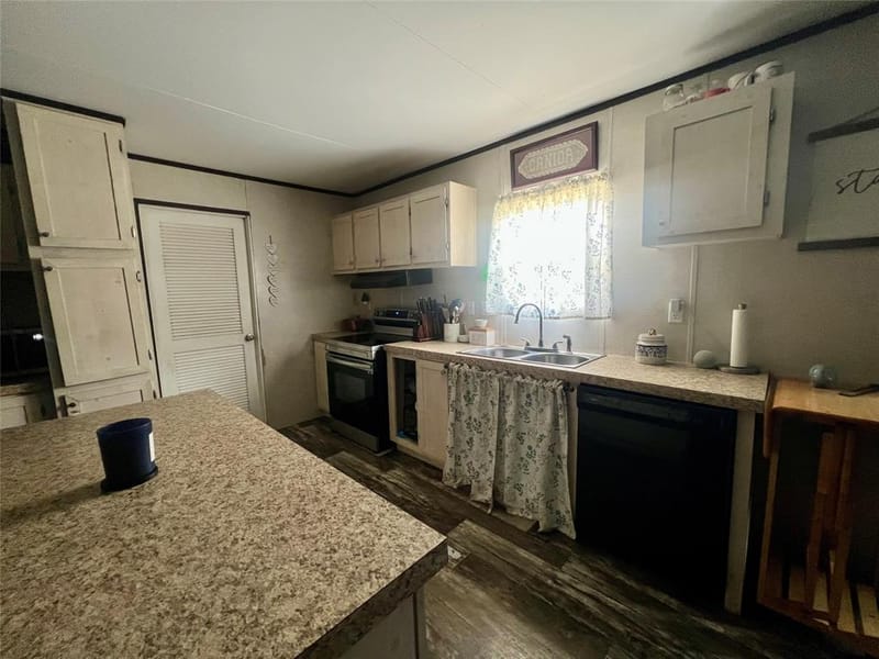 806 S 3rd Street # 6, Grandview TX 76050 - Photo 6