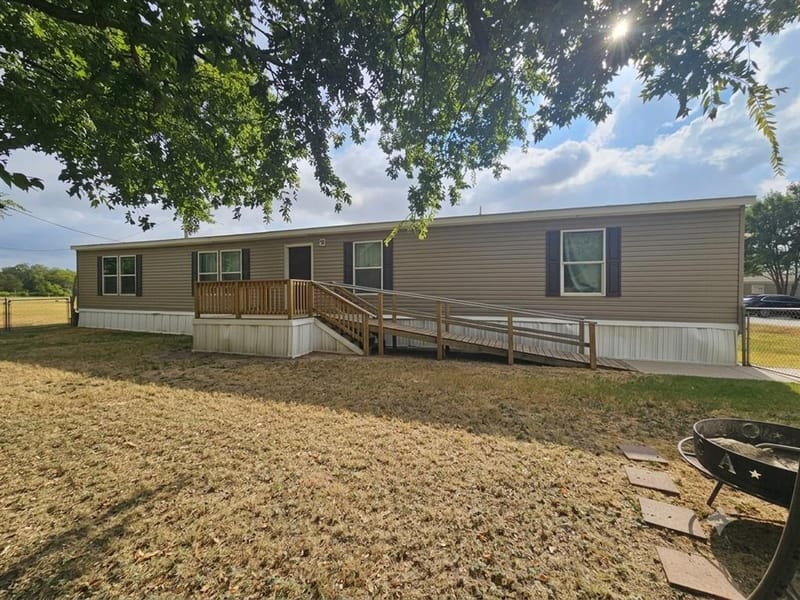 806 S 3rd Street # 6, Grandview TX 76050