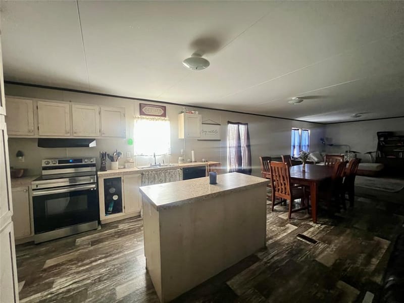 806 S 3rd Street # 6, Grandview TX 76050 - Photo 5