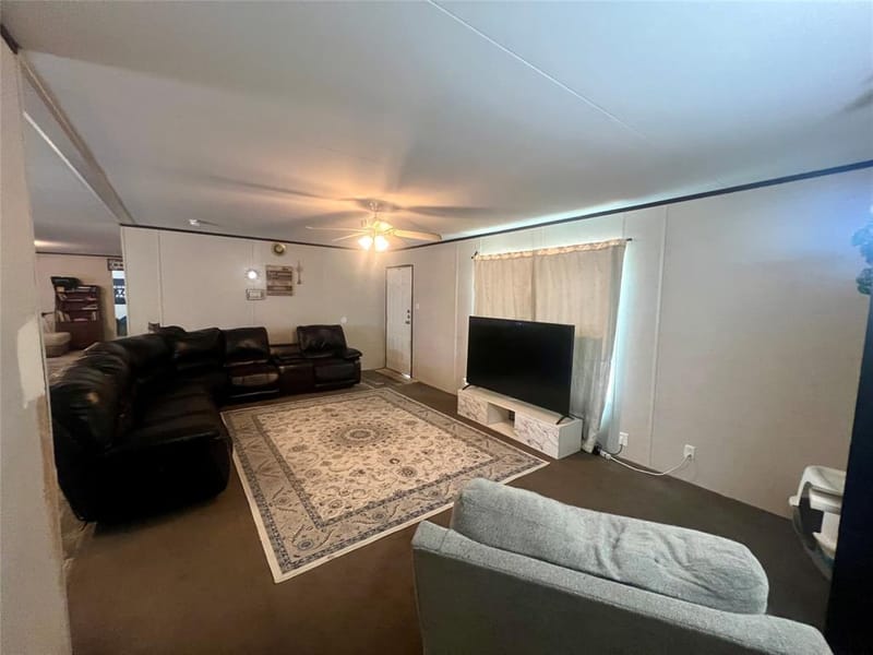 806 S 3rd Street # 6, Grandview TX 76050 - Photo 9