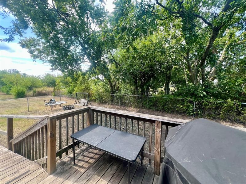 806 S 3rd Street # 6, Grandview TX 76050 - Photo 11