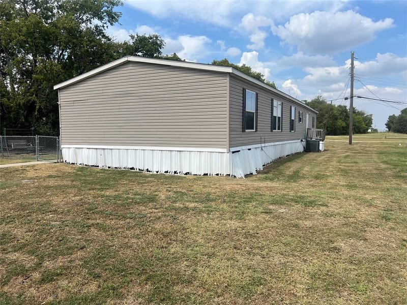 806 S 3rd Street # 6, Grandview TX 76050 - Photo 35