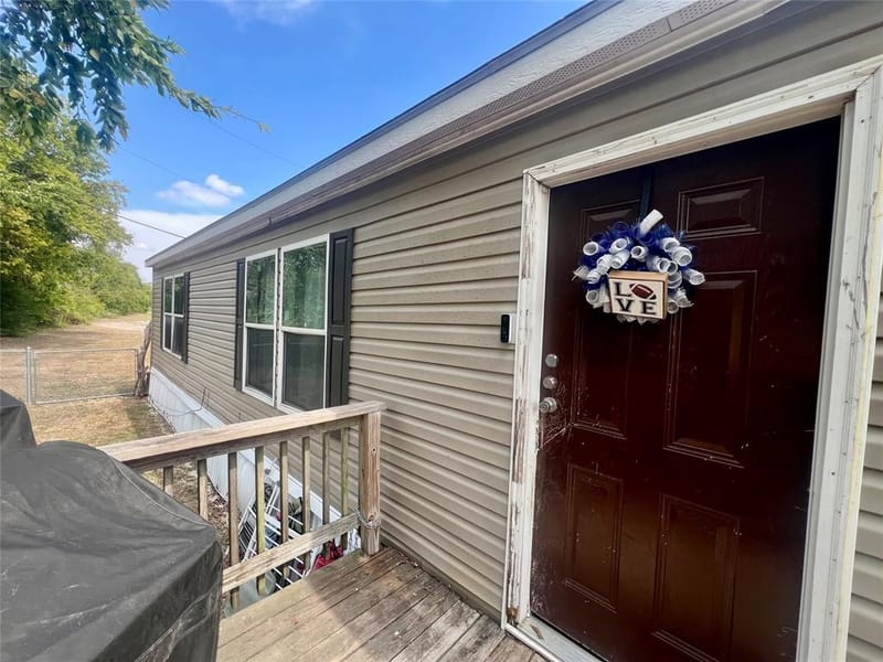 806 S 3rd Street # 6, Grandview TX 76050 - Photo 31